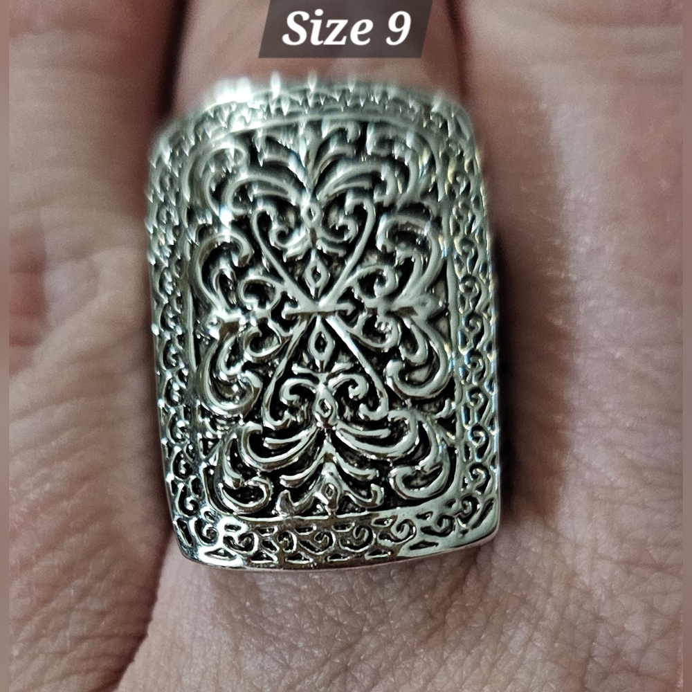 Large Silvertone Filigree Oxidized Design Ring - 9